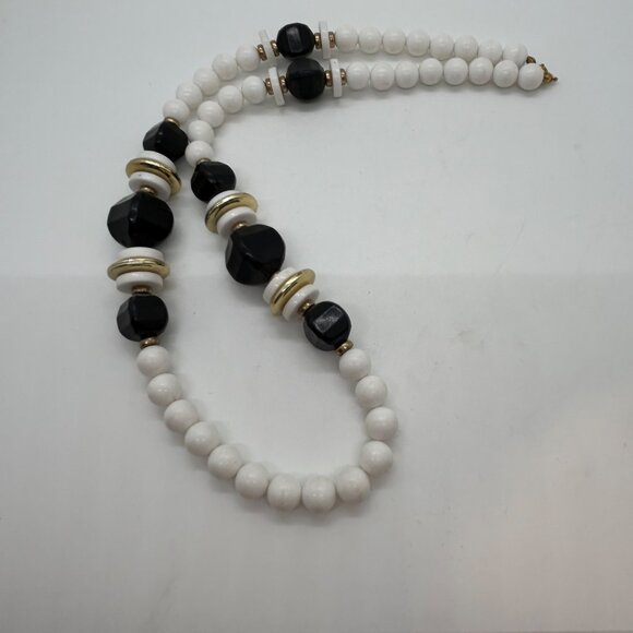 Black & White Acrylic Necklace & Earrings Bead Set Gold-Tone Accents Plastic - Picture 7 of 10